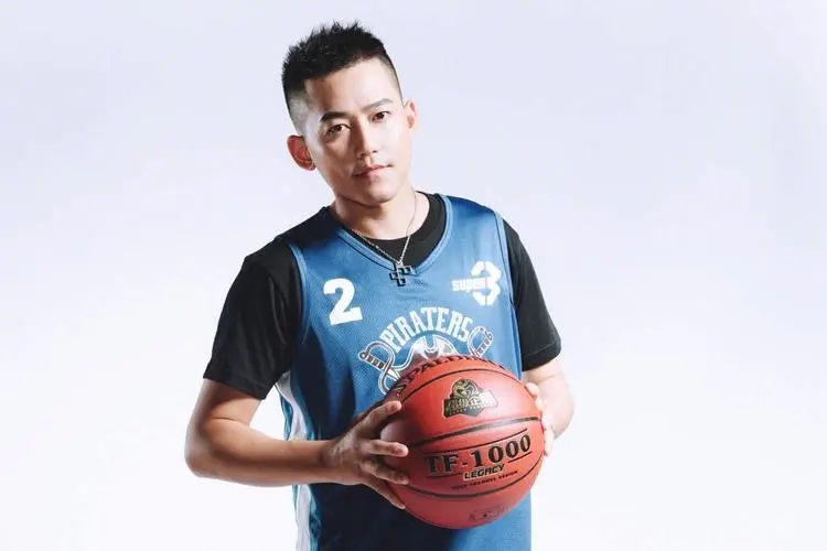 苏醒回应梅西身高,苏醒为什么可以和梅西合影