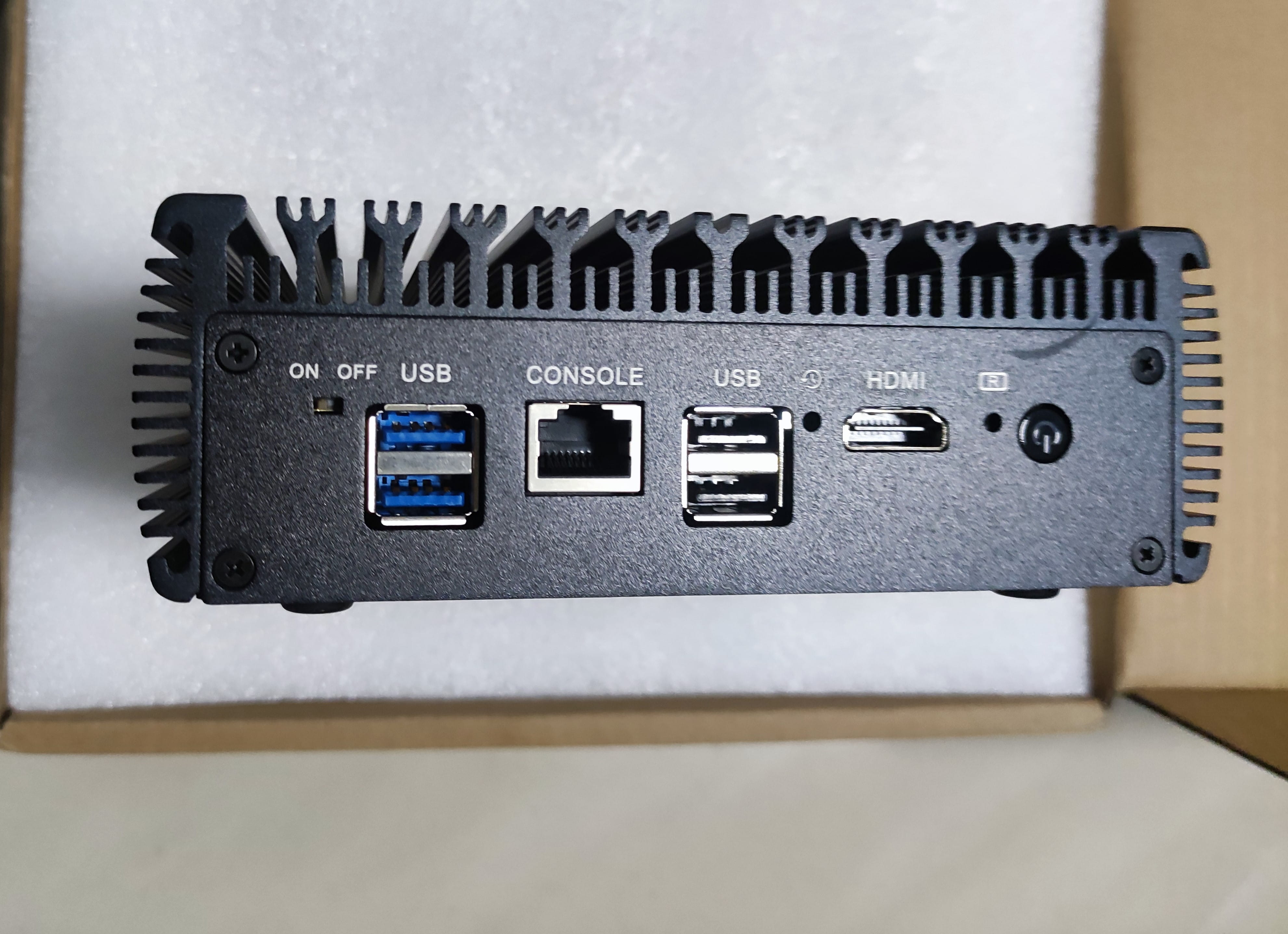 飞速讯J6413六口2.5g网卡i226芯片软路由主机使用体验