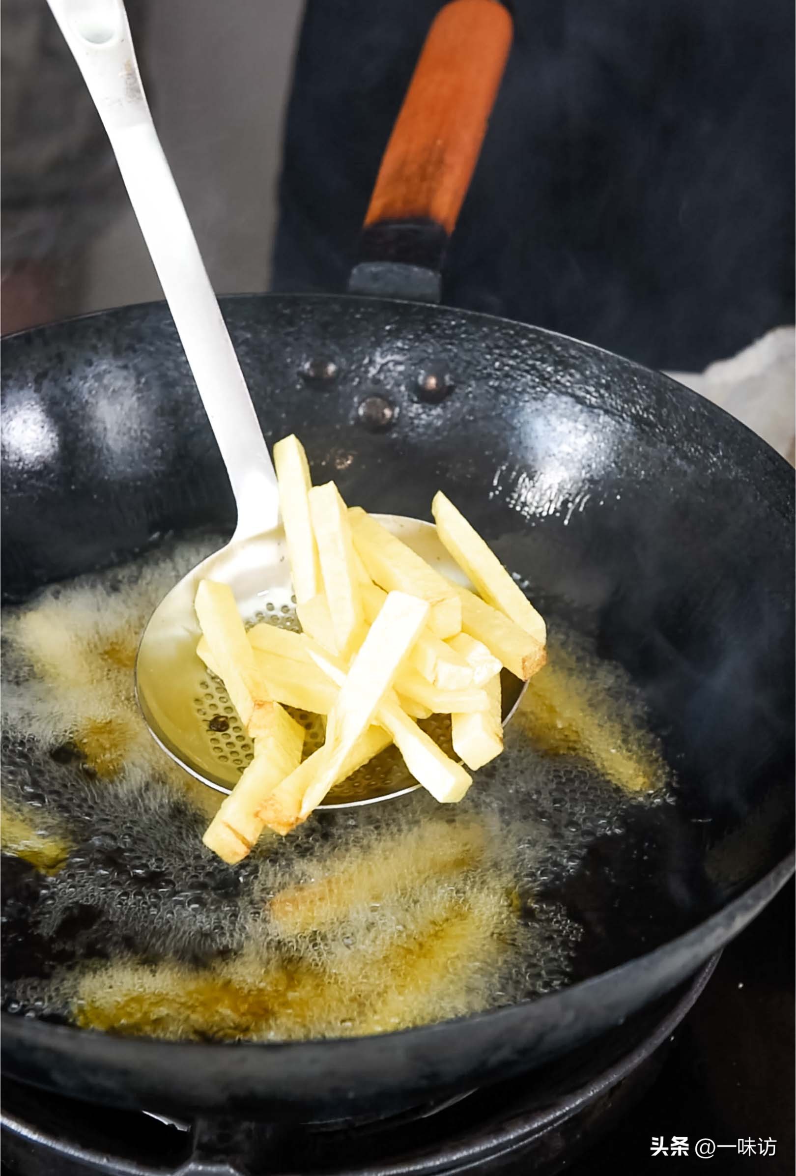 家常干锅虾简单做法非油炸不辣,水煮后的虾怎么做干锅虾