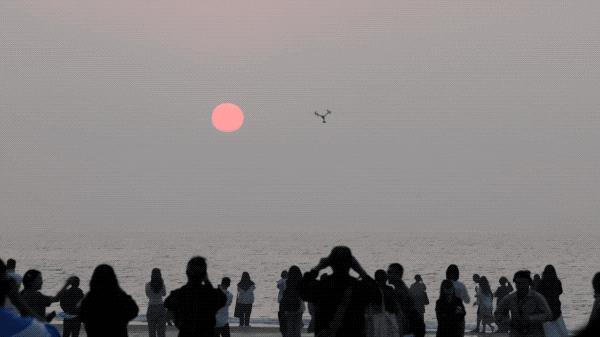 10年不接戏,他47岁靠配角走红,被赞“天才演技”!