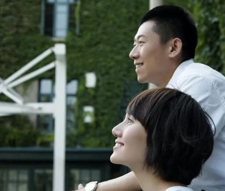 低调恩爱的明星夫妻,10对恩爱的明星夫妻视频