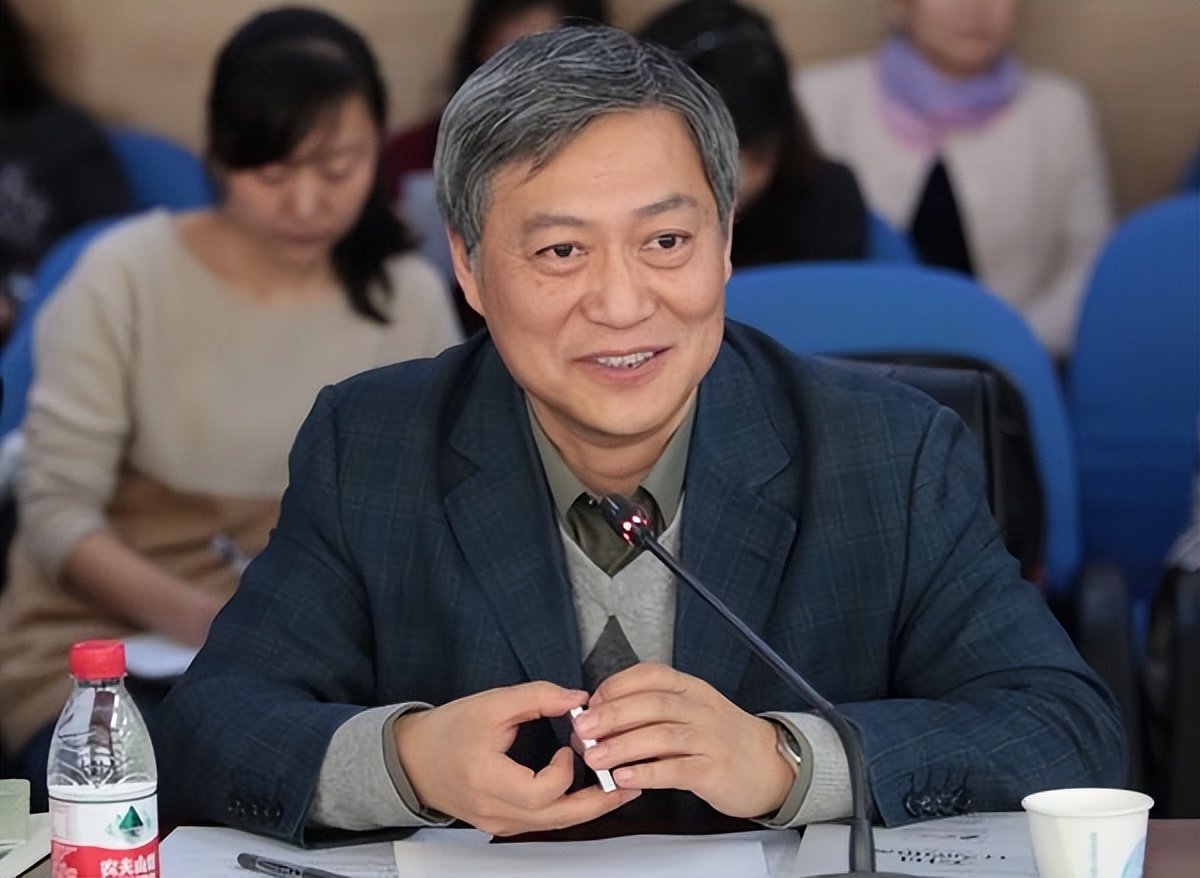 央视主播李瑞英儿子坠楼,央视新闻主播李瑞英怎样了