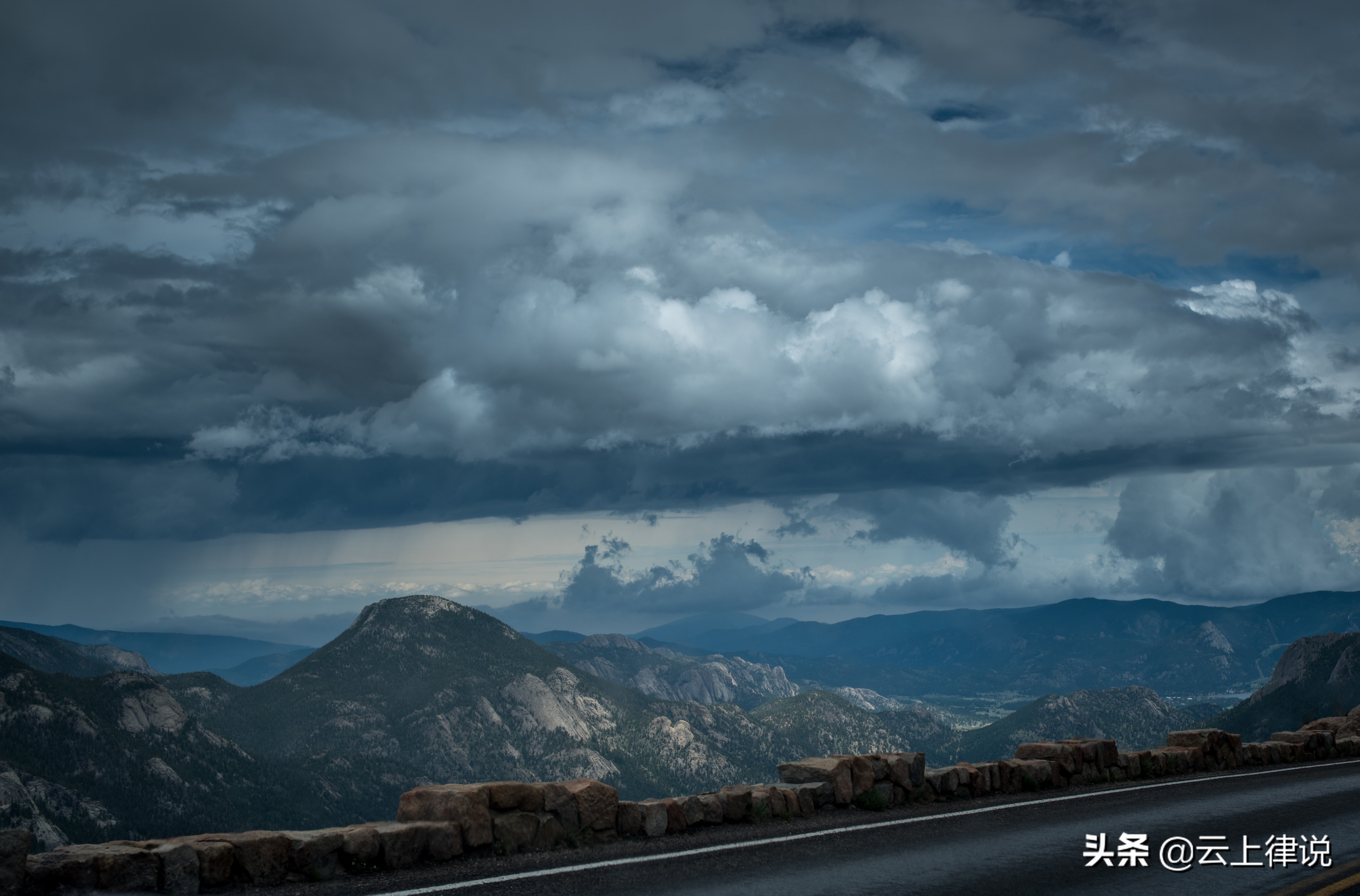 开发商说没有及时还清房款,开发商未按期交房贷款谁承担