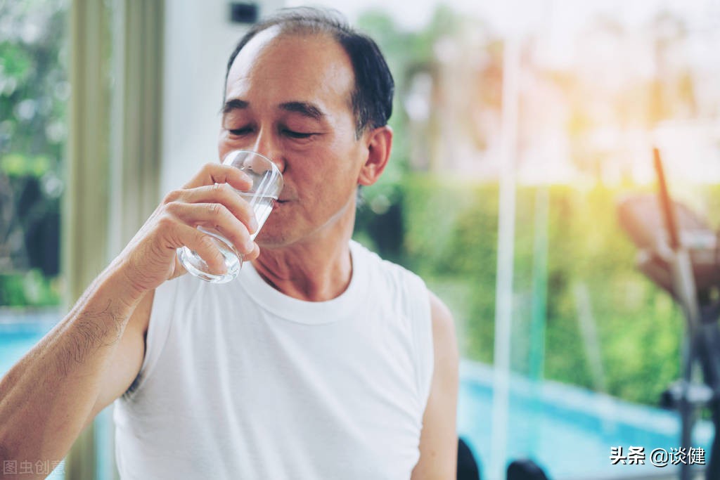 老人缺水严重能快速补水吗,老人缺水