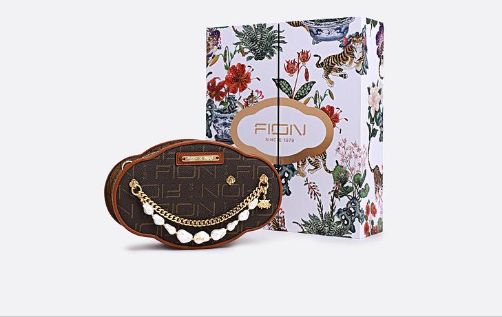 40到50岁女人适合背什么包包,40岁女性背什么牌子的包包