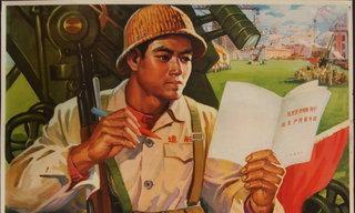 高清老照片：旗人格格大腿岔开豪放洗衣，地主三妻四妾不输女明星