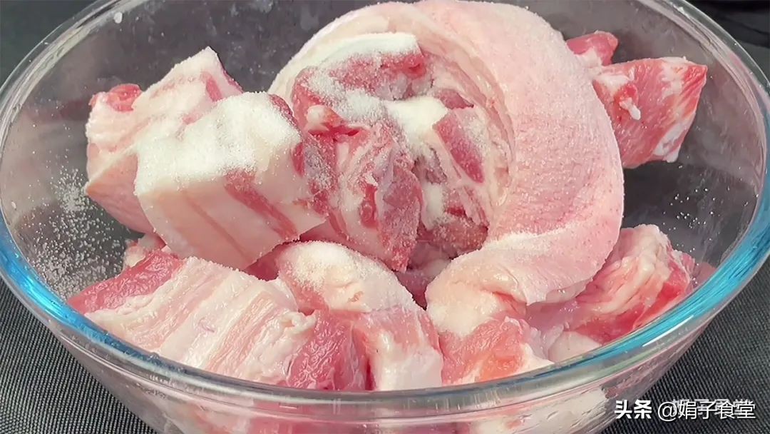 猪肉放在酱油里泡两天怎么做好吃,猪肉泡酱油的正确方法