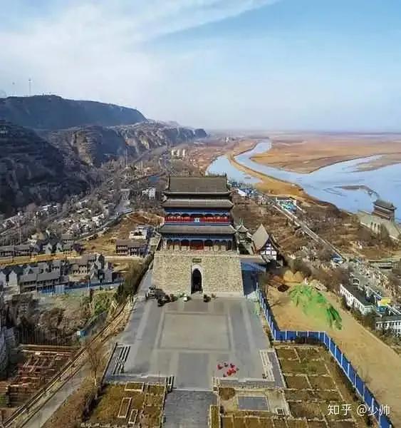 别惦记秦岭了，这条黄河边的观光路，全是旅游爱好者的“硬菜”