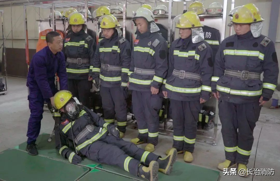 消防员火场救援讲解,消防急救模拟灭大火