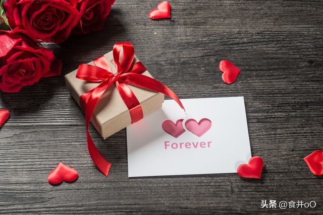 第一次邀请女生约会需要去接她吗,和女生约会需要告诉女生流程吗