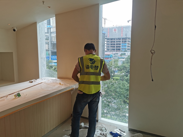 玻璃贴玻璃膜的小技巧,冬天贴玻璃膜好还是夏天贴膜好