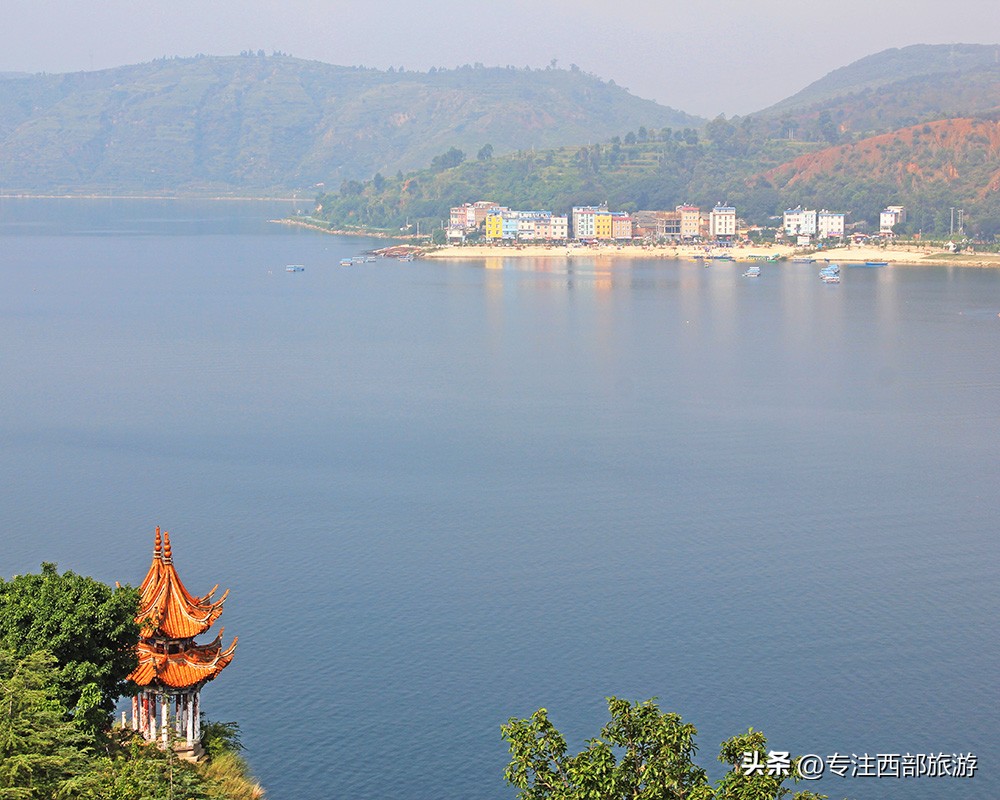 成都泸沽湖邛海旅游攻略,四川泸沽湖万亩草海秋景