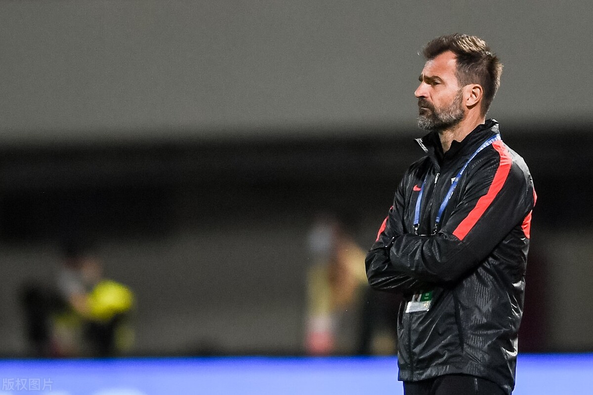 山东泰山队对上海海港海报,中超山东泰山vs北京国安海报