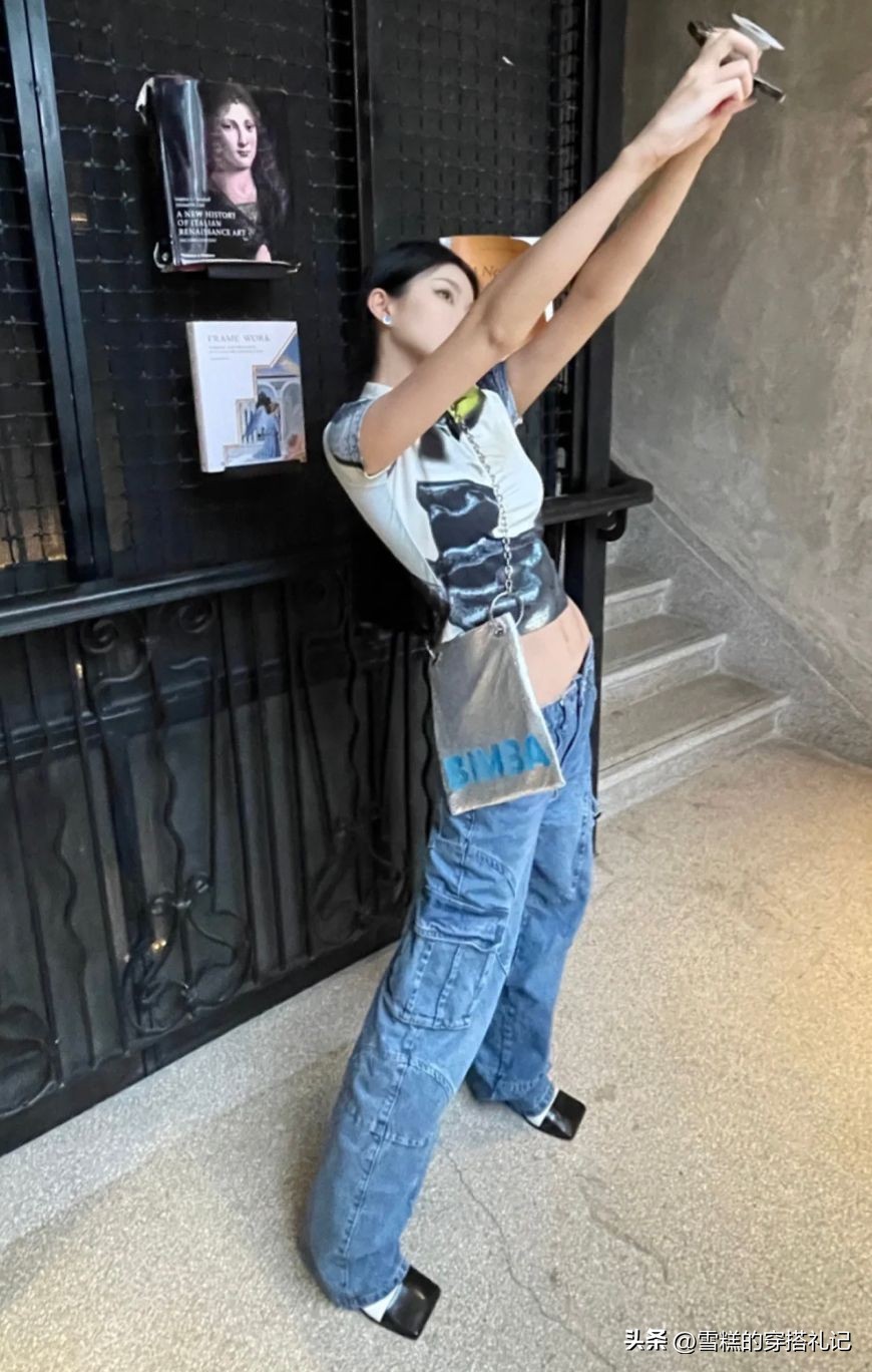 短款上衣不露腰搭配,短上衣如何不露腰穿好看