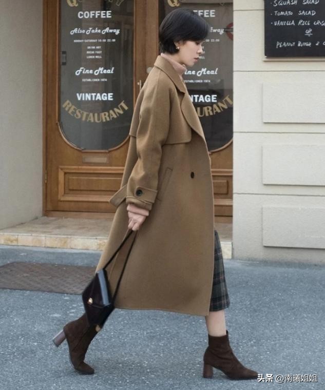 杭州时尚穿搭秋冬靴子,短靴穿搭高级感女