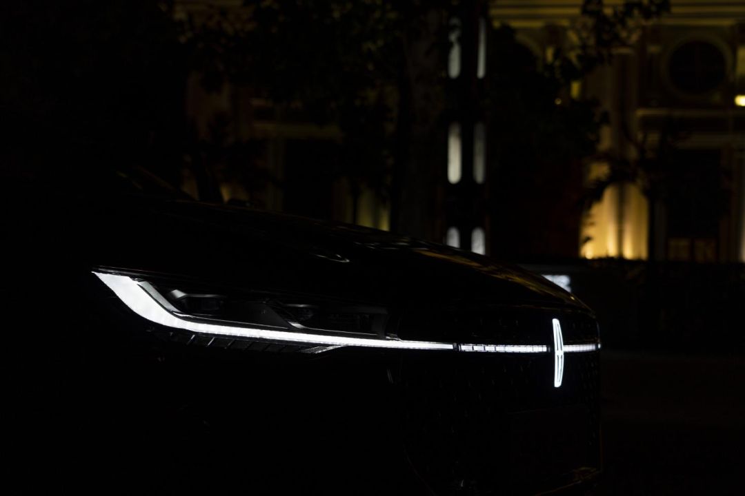 新款林肯z试驾,22款林肯z银色试驾