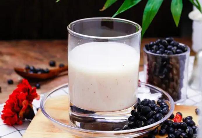 立秋少吃葱姜蒜应多吃什么,立秋后少吃的四大食物