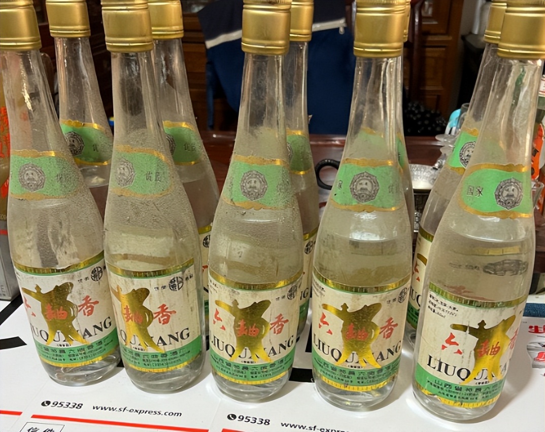 供销社时期的酒,70年代供销社白酒图片