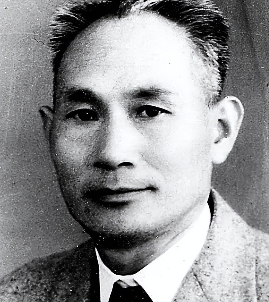 1934年国军少将救下近10万红军，建国后毛主席叮嘱：一定要找到他