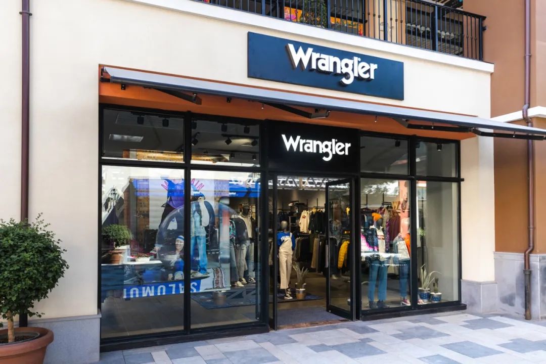 以自由之名！这个秋天，来Wrangler新店感受“纯粹牛仔精神”