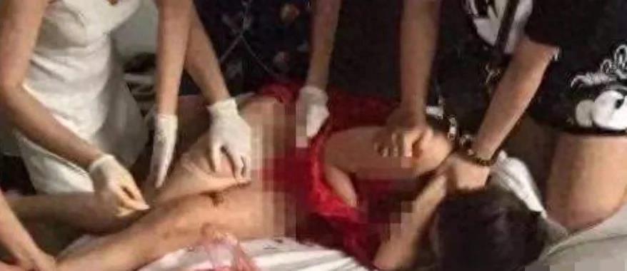 正宫霸气抓奸，往小三*处私**塞剁碎的辣椒！