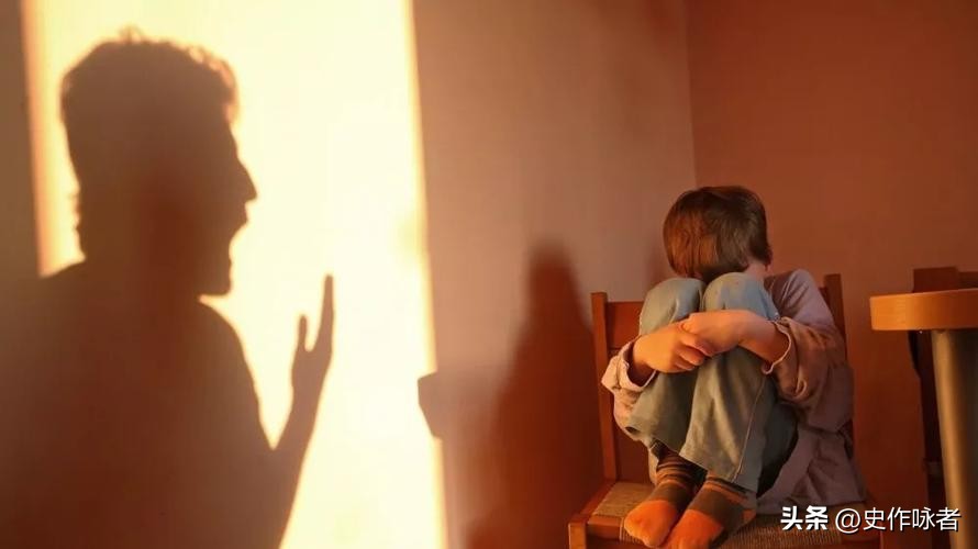 湖南高校“脱衣遮丑”事件的曝光，撕开了当今社会难以启齿的伤疤