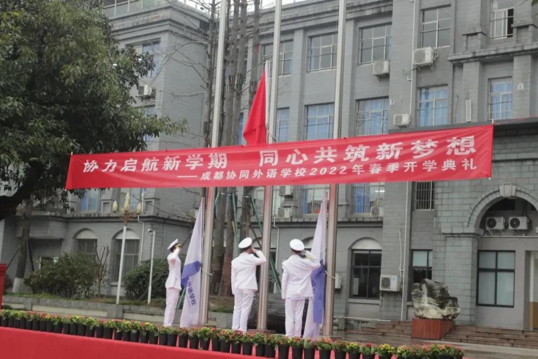 开学啦听听新生的感受,开学了看一下宿舍的环境