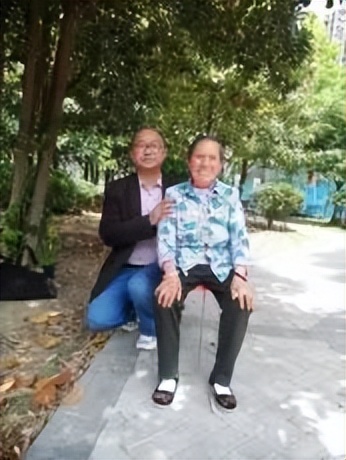 *先念李**中原突围后记