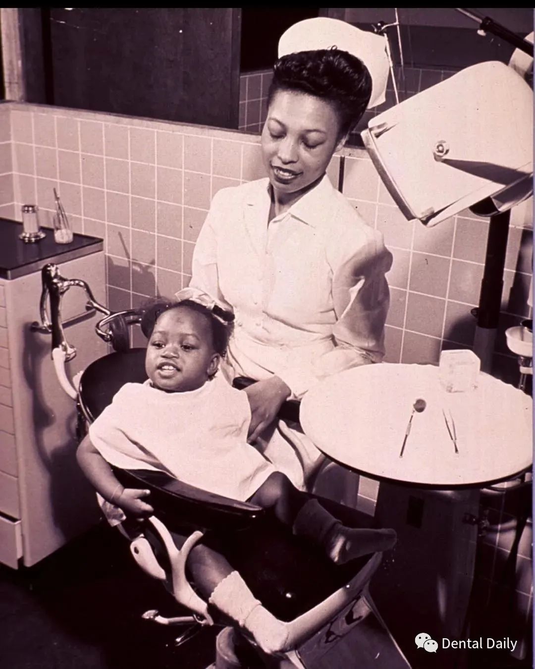 带你走进牙椅的百年发展史图片,带你走进200万年前的人类始祖生活