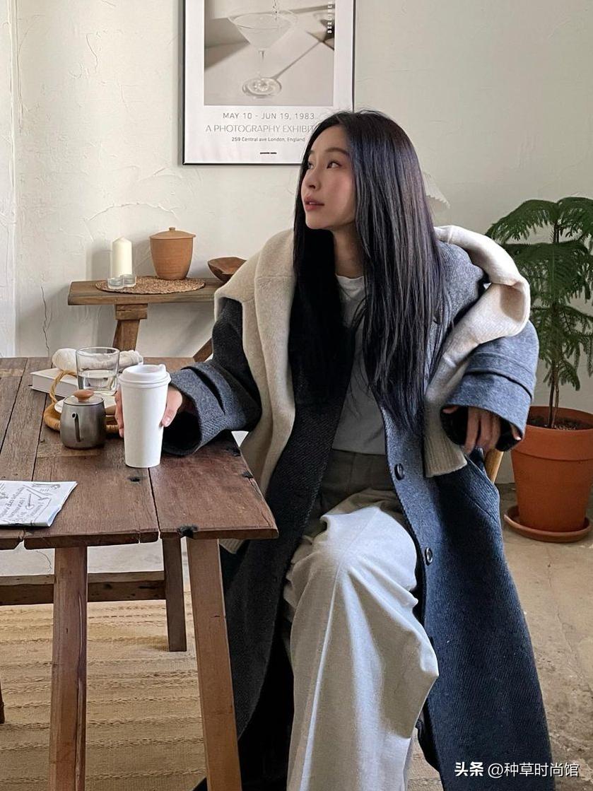 韩国小姐姐冬日穿搭,拜托冬天穿短袖