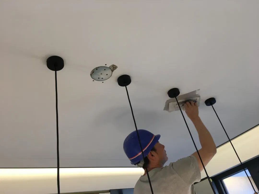 天花孔开大怎么解决,天花板开错孔补洞方法