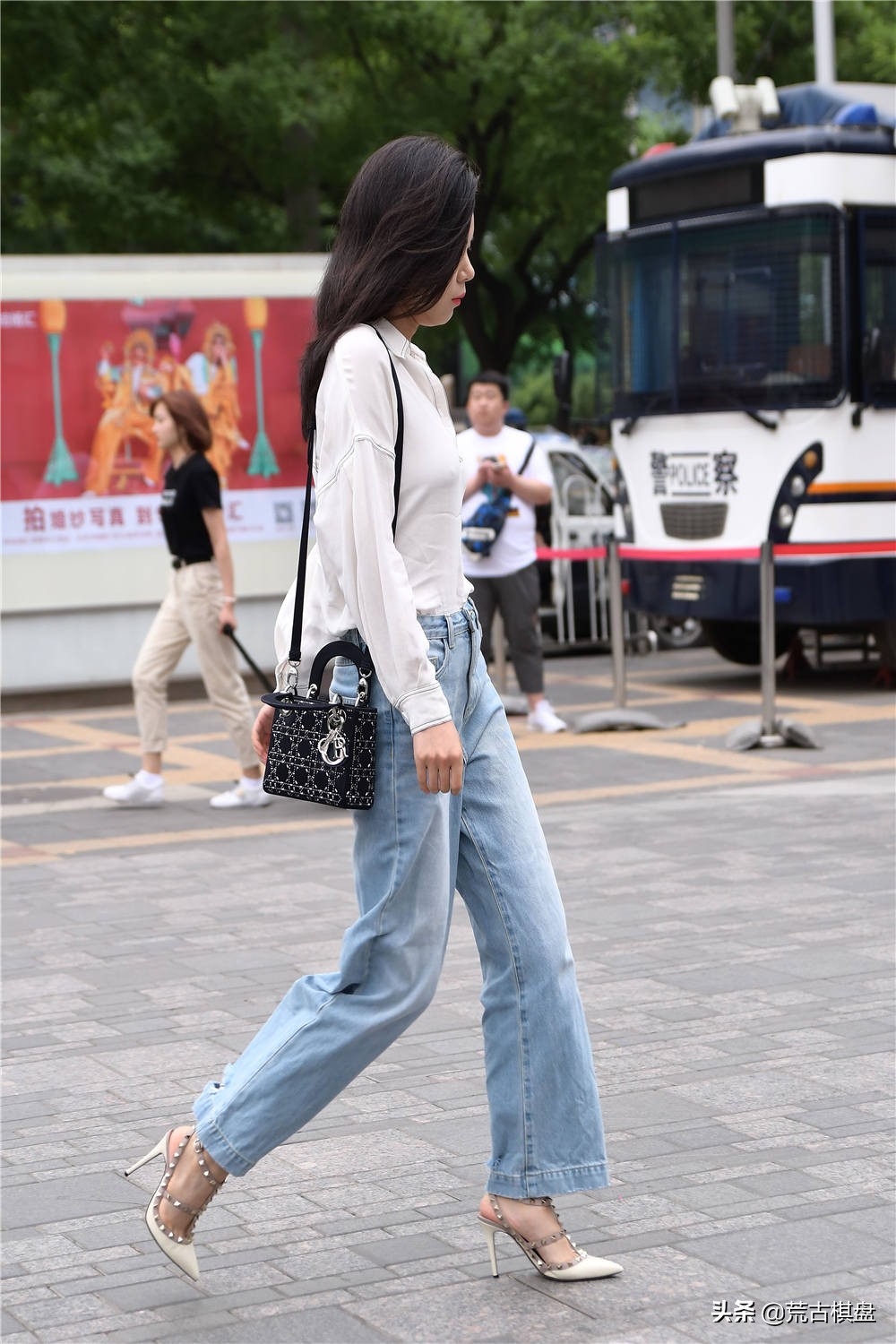 女人穿好看的高跟凉鞋,夏天穿的高跟凉鞋有气质