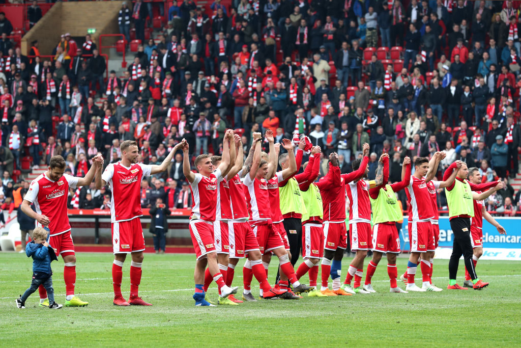 谁说足坛小球队不能成大事：1亿身价却力压拜仁！德甲7轮不败领跑