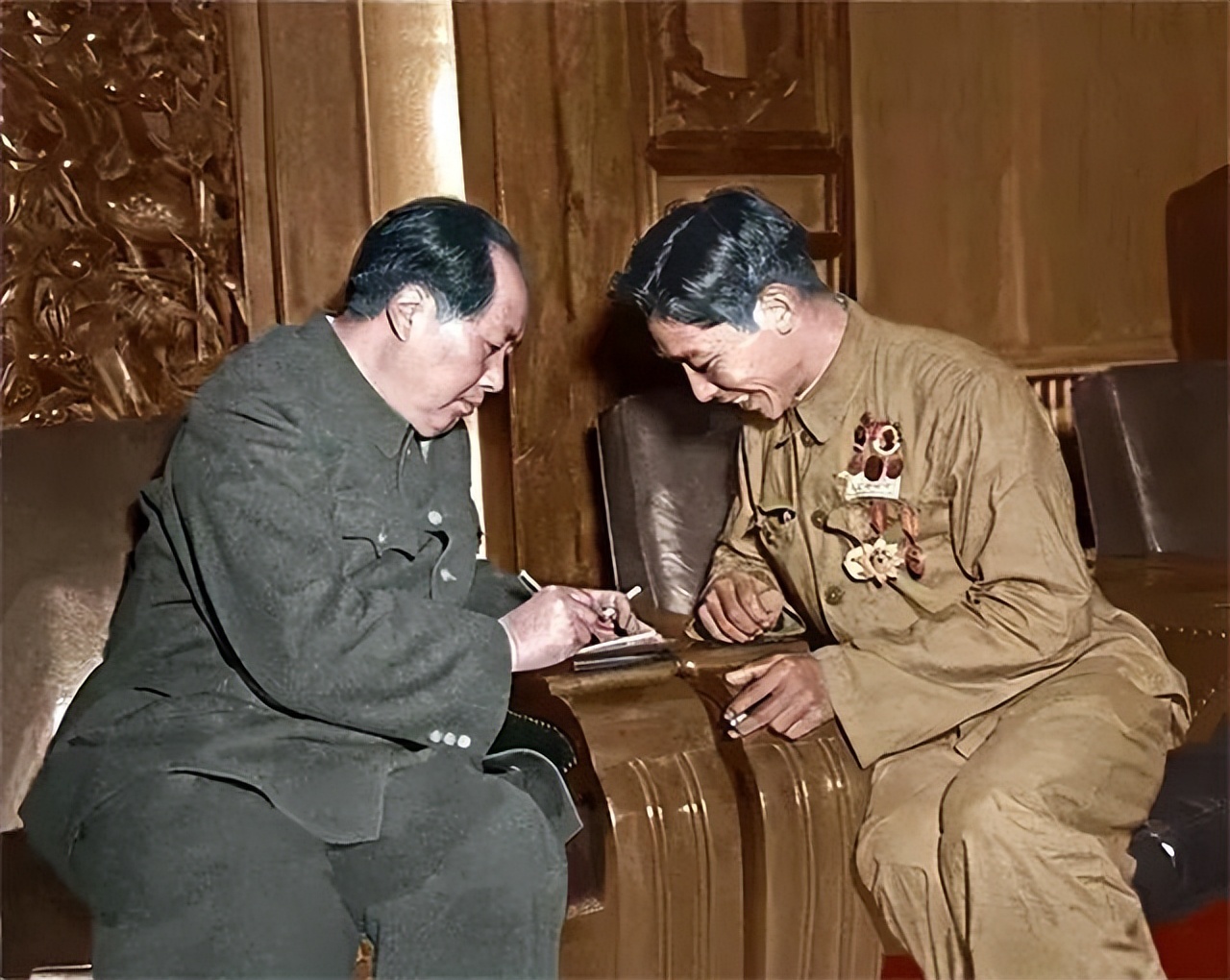 1951年，毛主席接见“打坦克英雄”苏吊蛋，说：我给你改个名字吧