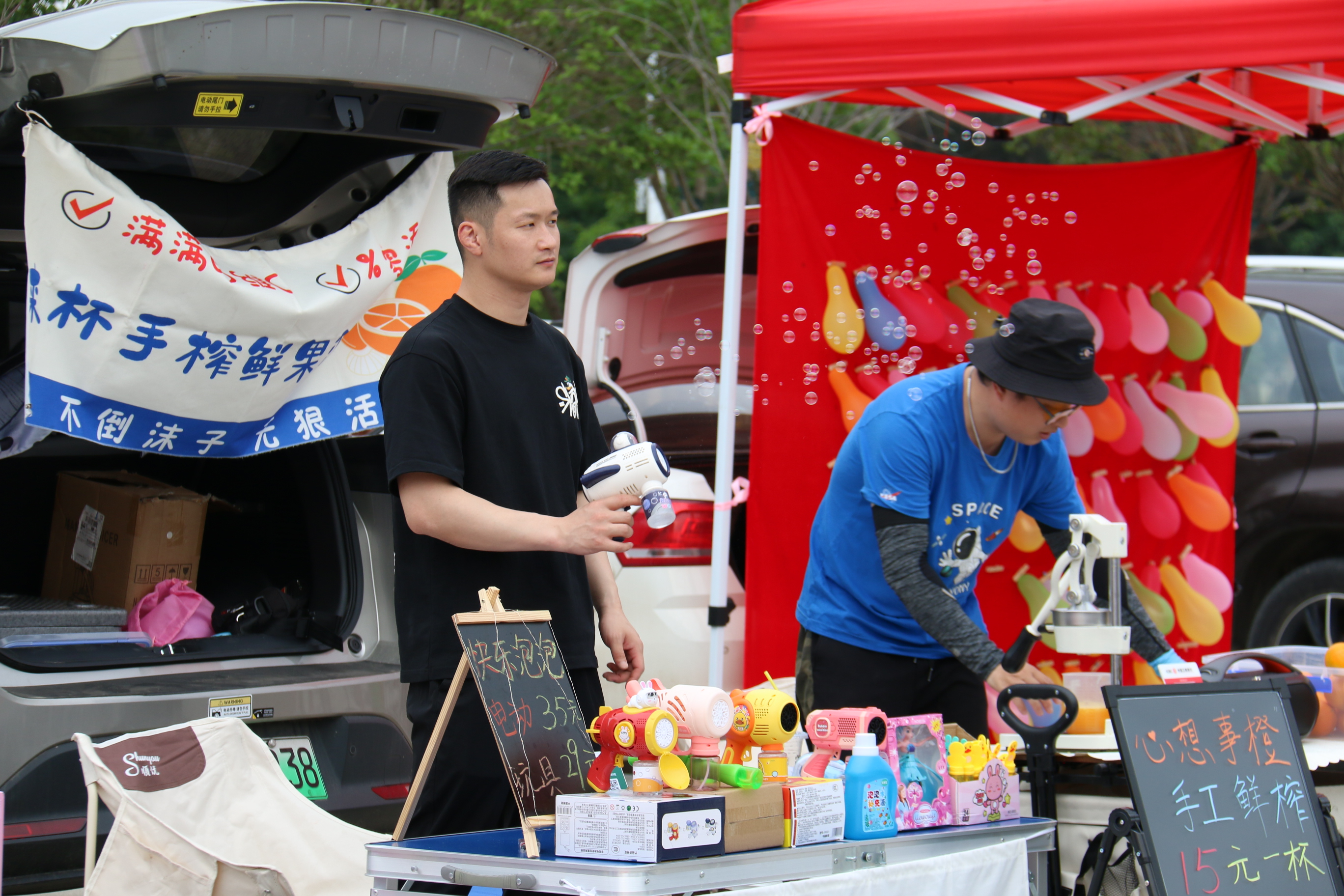 不想上班的的年轻人都在干嘛,现在的年轻人都不努力工作