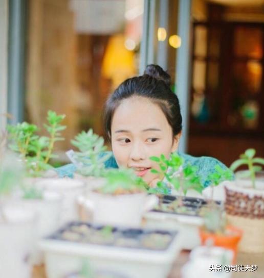 胎毛刘海遮发际线鼻子塌,gq红毯杨幂胎毛刘海造型