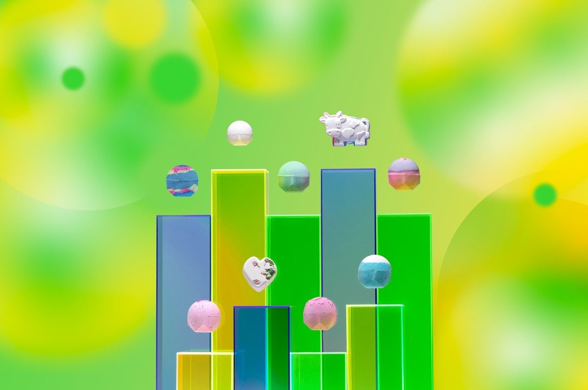 Lush庆祝2023年世界汽泡弹日