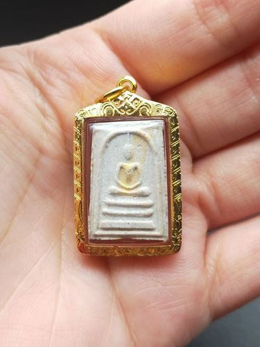 佛牌不想要了怎么处置佛牌,不戴佛牌一般放哪合适