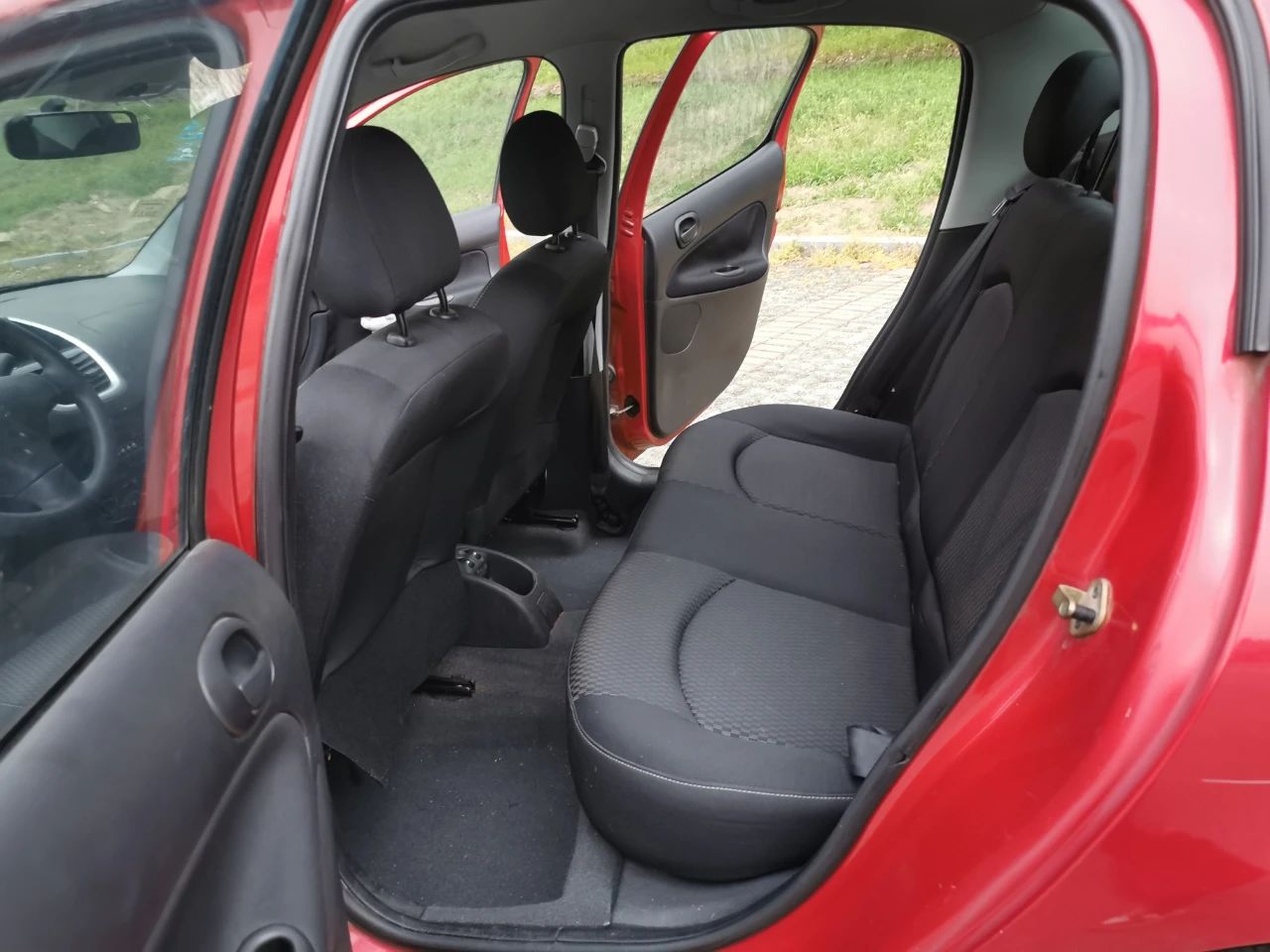 标致207到底值不值得买,开了十年的标致207值得购买吗