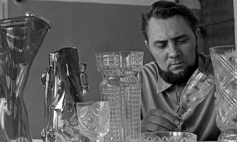 亚速钢铁厂有多少职工,亚速钢铁厂工人