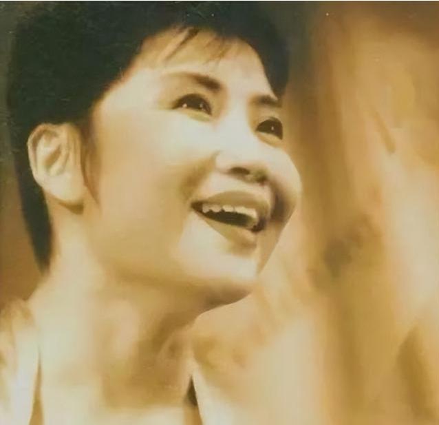 54岁李娜出家前视频,李娜52岁