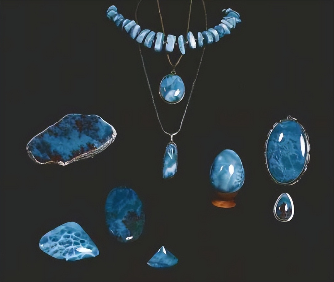 月光海纹石,海纹石戴着会变化吗