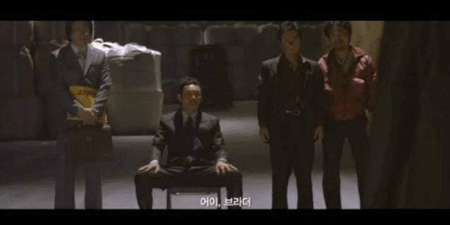 新世界丁青和李子成打天下的时候,新世界丁青李子成冲出来挡住车