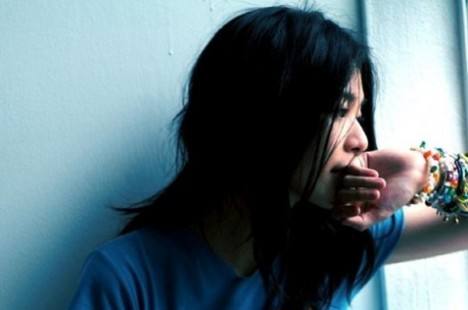 18岁女生为了手机毁了自己一生,高中女孩被感情毁了一生