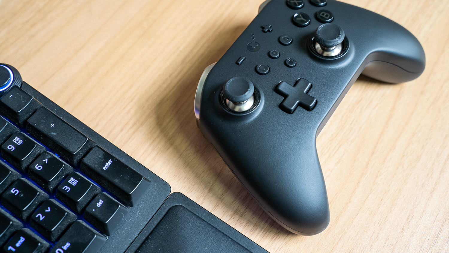 谷粒金刚2pro手柄连switch,谷粒金刚2PRO游戏手柄