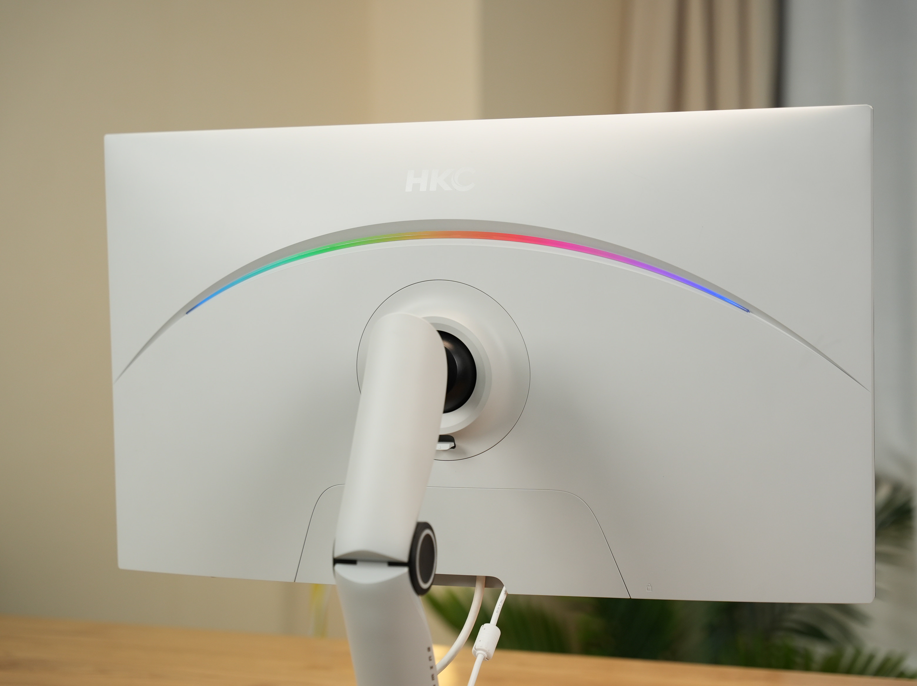 HKC240Hz高刷新品XG272QMax评测：MiniLED+FASTVA究竟有多强？