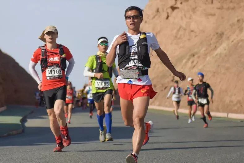 尹顺金巅峰照片,尹顺金的跑姿