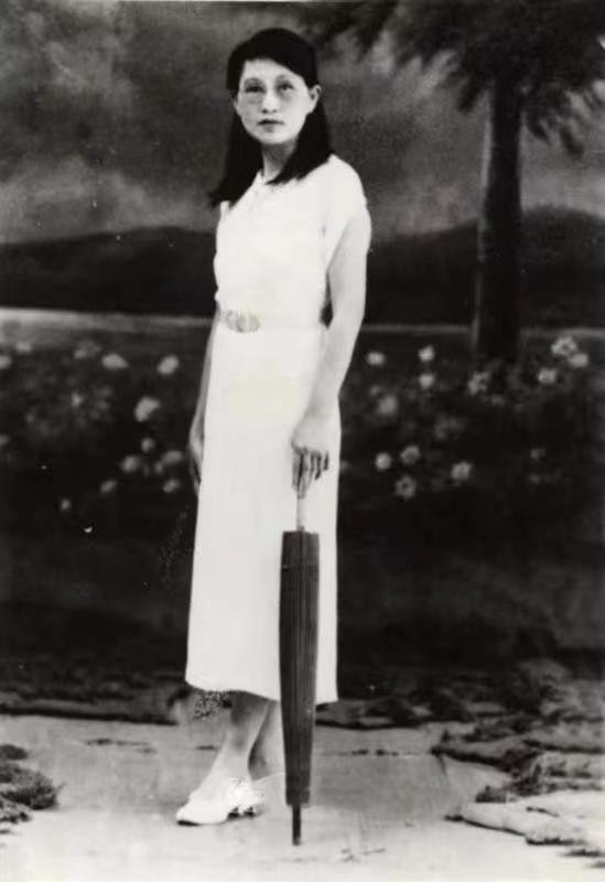 民国才女白薇的生母也不管她吗,民国期间女作家白薇