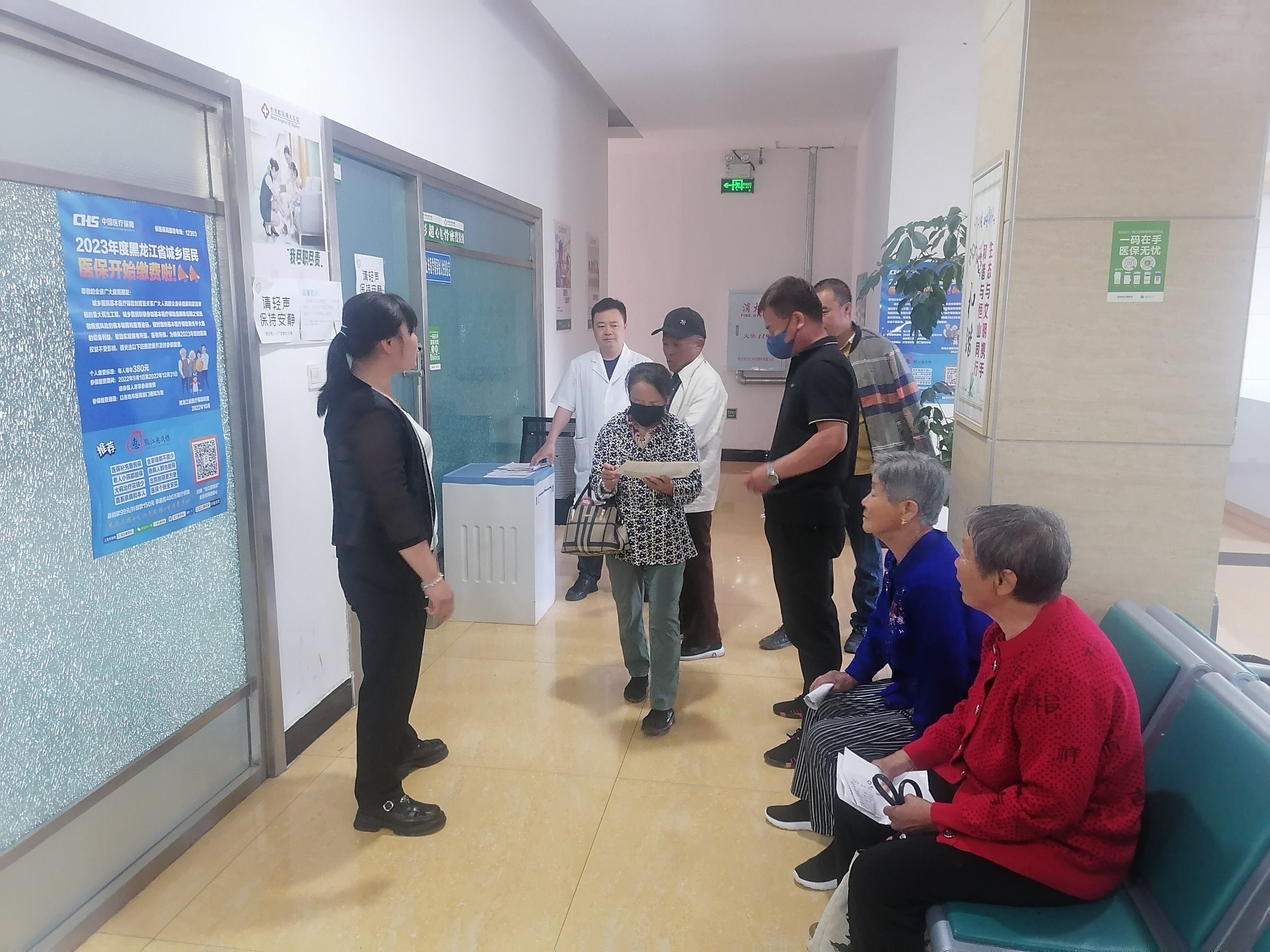 爱心义诊进乡村为民服务暖人心,爱心义诊为偏远乡村群众送健康