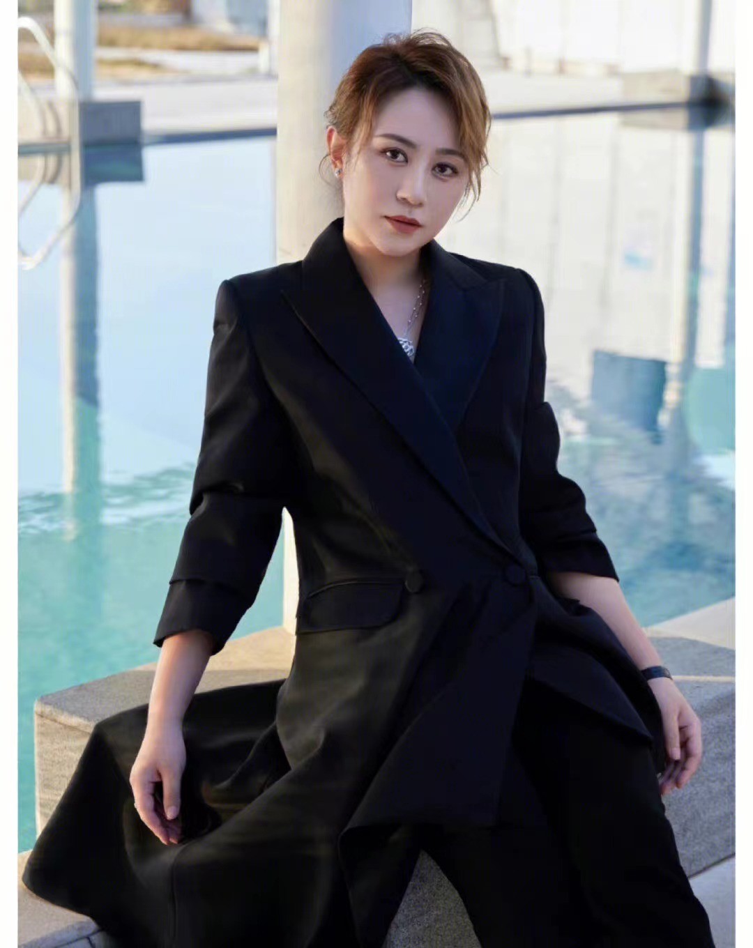 殷桃大秀马甲线图片,殷桃最新穿搭图片